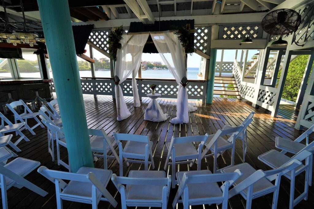 The Dock Resort Over Water Retreat West End Exterior foto